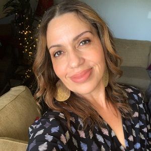 Meet your Posher, Elaine